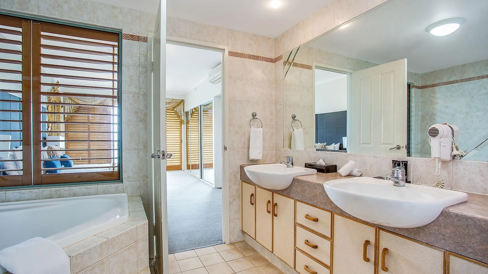 **** Aparthotel Mantra Sun City Gold Coast Australia