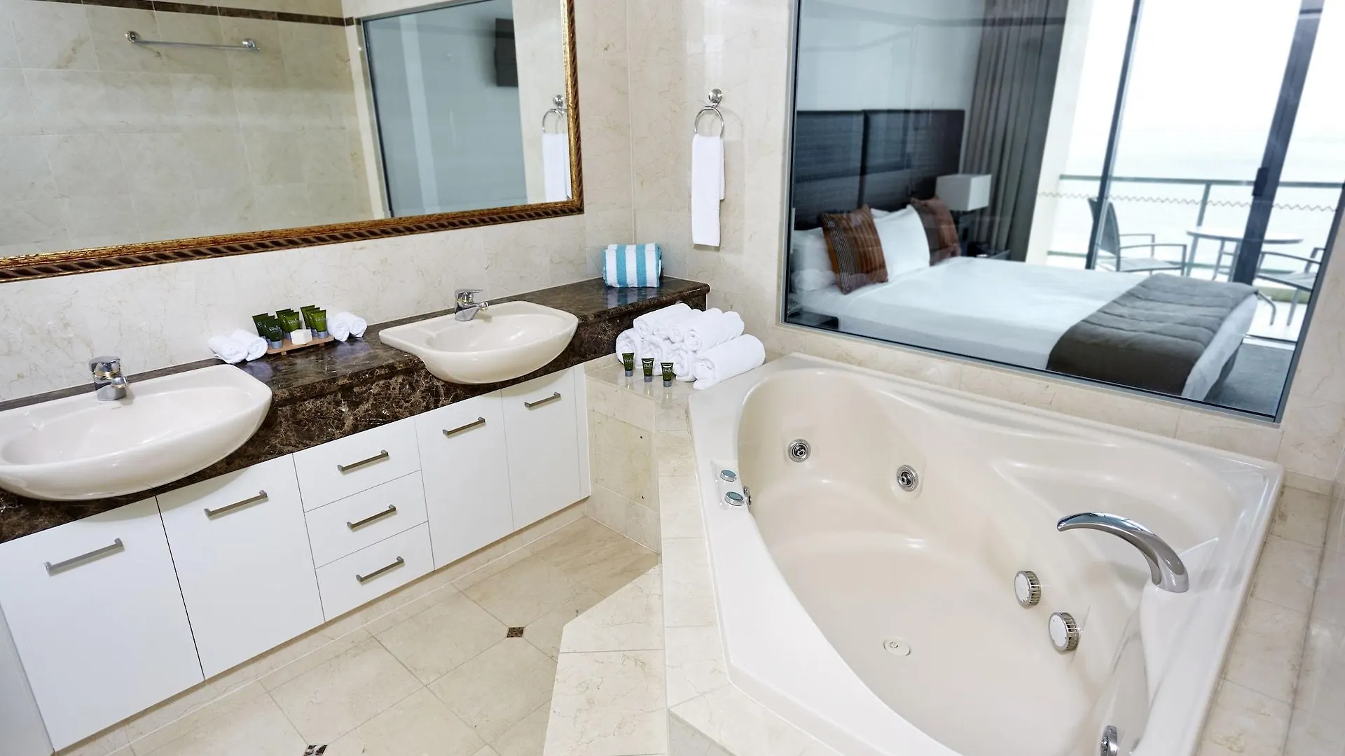 Mantra Sun City Gold Coast