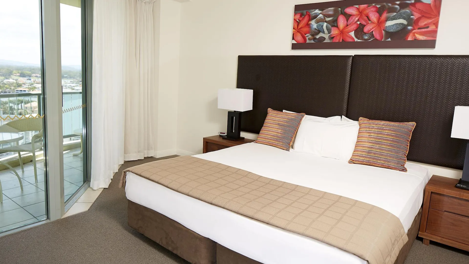 Mantra Sun City Gold Coast 4*,